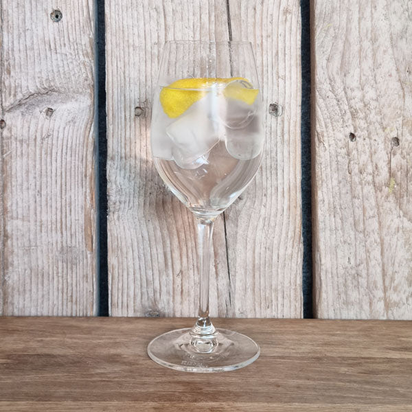 Flowers Gin & Tonic i glas