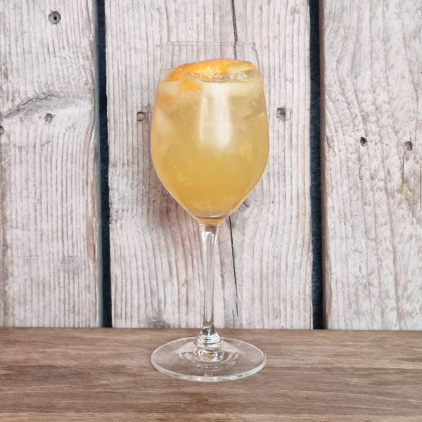 Mikes Breakfast Gin & Tonic i glas