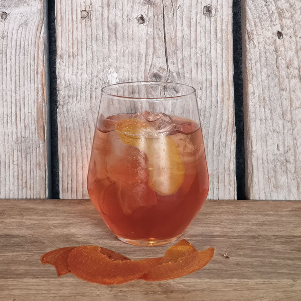 Sød Fersken Gin & Tonic i glas
