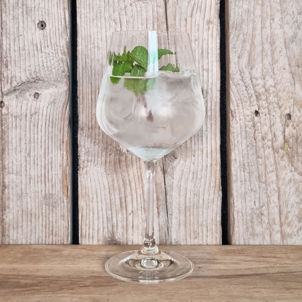 Gudinde Gin & Tonic i glas