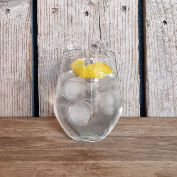 Dansk Gin & Tonic i glas