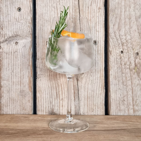 Pers Gin & Tonic i glas