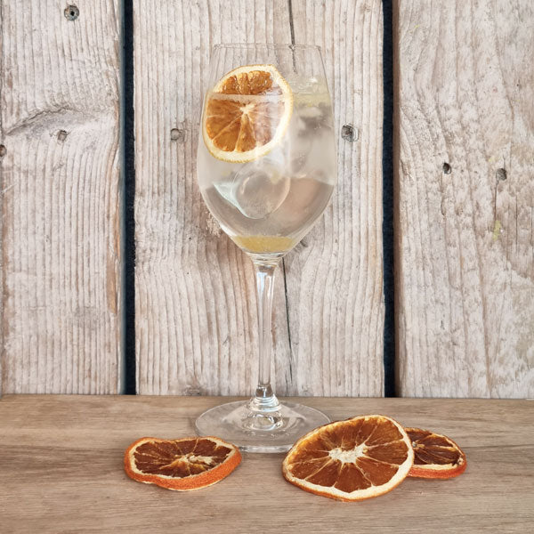 Triple Appelsin Gin & Tonic i glas
